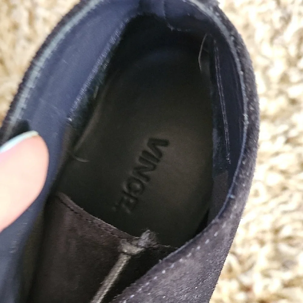 Vince Size 6 Black Suede Chukka Boots with Crepe Sole Made In Italy